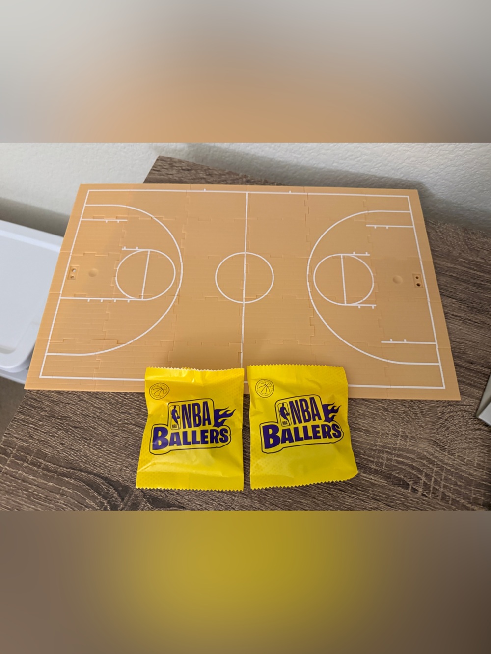 Zuru 5 Surprise NBA Ballers Series 2 Full Court w 2 Hoops for Display